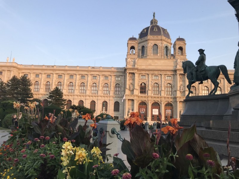 Місто з тисячолітньою історією - Відень…. Пропонуємо разом з нами відчути атмосферу культурного центру Європи 