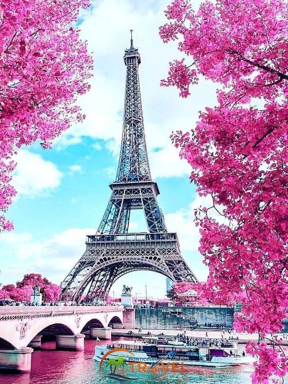 Давно мечтаете о Париже? Осуществите мечту вместе с нами!