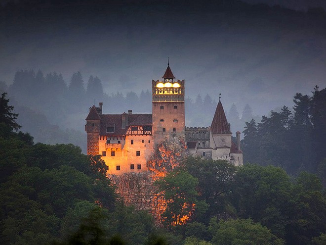 Страшно цікаво... Хелловін | Румунія + Трансільванія | Граф Дракула + Замок Бран