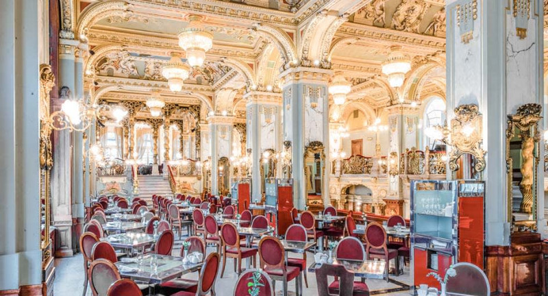 А Ви знали, що в Будапешті знаходиться одне з найкрасивіших кафе-ресторанів у світі? Зацікавились? Їдьте у тур і побачите все на власні очі.