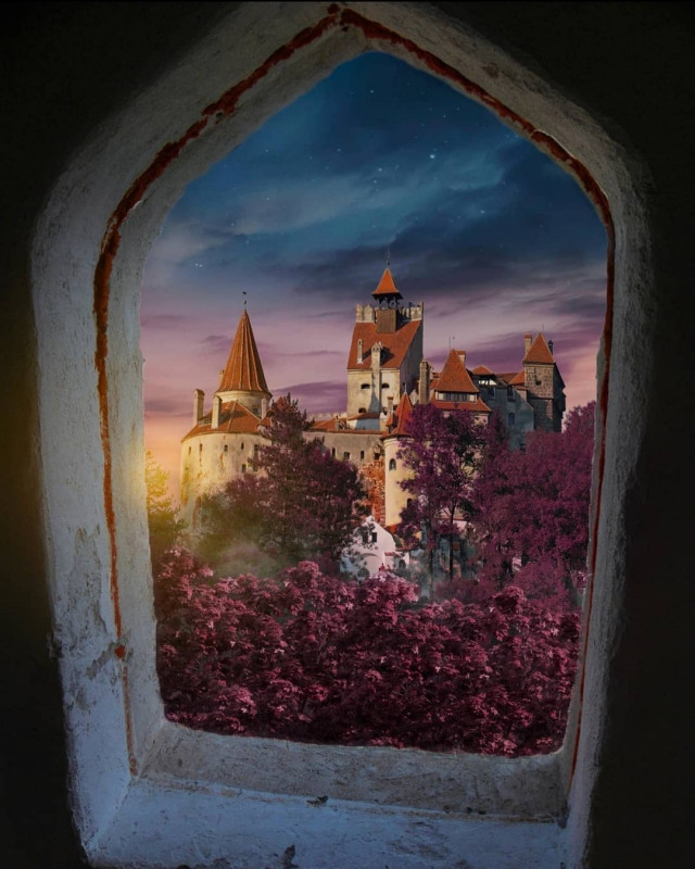 Всегда хотели посетить таинственный замок Графа Дракулы...?
