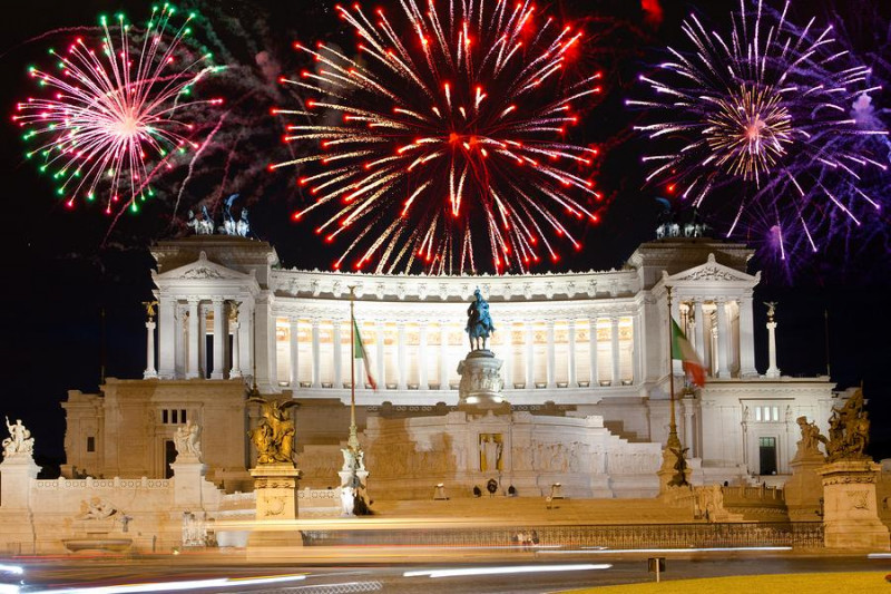 Незабаром! Святкування Нового року в Римі! 28.12.23 тур «Скажемо «чііііз» в Італії: 3 дні в Римі + Неаполь, Флоренція і Венеція»