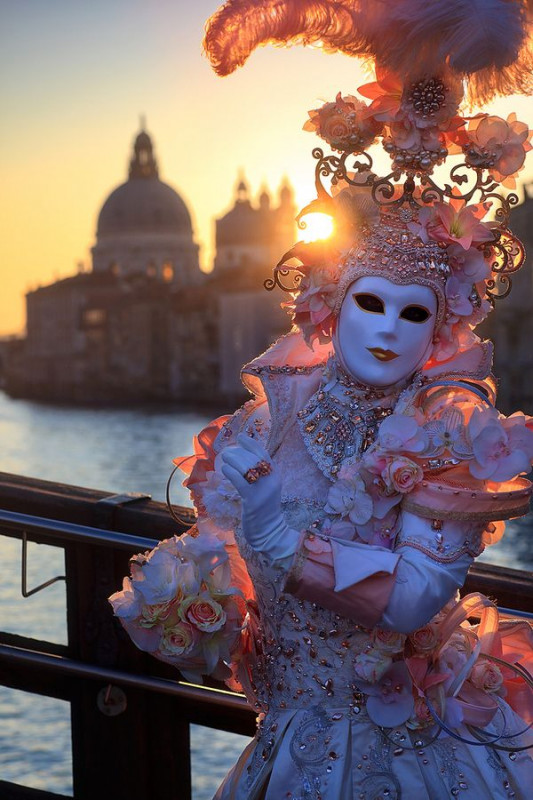 3 карнавали в одному турі: 12.02.23 та 15.02.23 «Всі на карнавал! Ментон, Ніцца, Венеція»