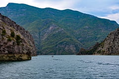 озеро Коман, Албания