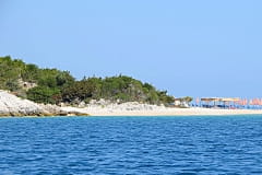 остров Сазани, Албания