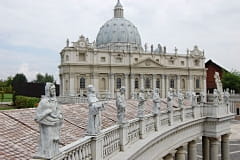 Ватикан, Італія